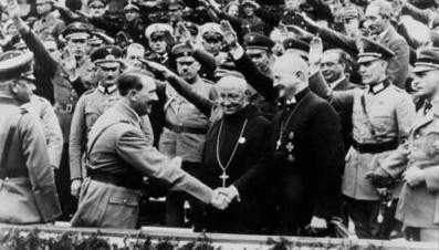 Bonhoefferis nepritarė protestantiškos bažnyčios ir nacistinės valstybės sąjungai.
