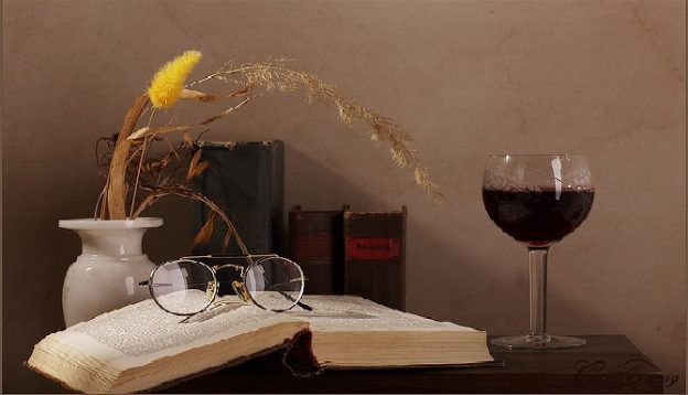 knyga-ir-vyno-taure
